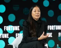 Intrinsic与富士康联手，在美国工厂部署AI机器人