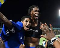 “最小参赛国+最老主帅+华裔主力”，库拉索首次闯进世界杯