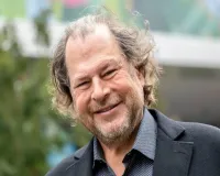 这位亿万富翁果断放弃ChatGPT,改用Gemini 3