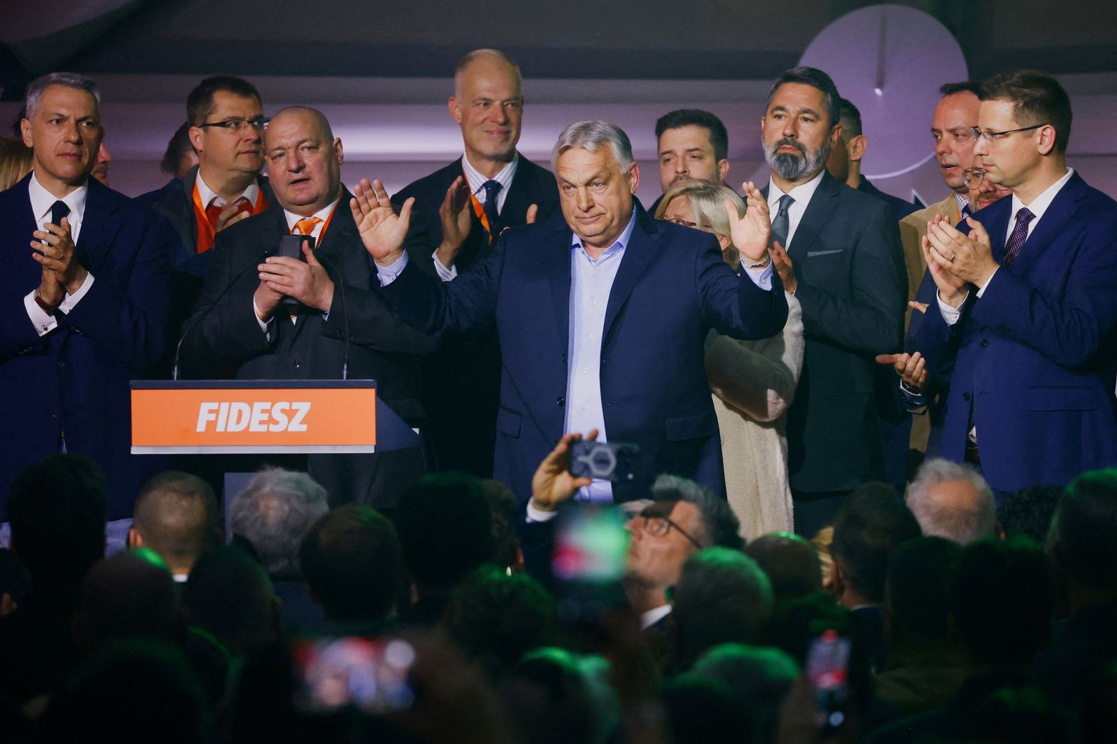 12-011-014-04-2026-04-12t193405z-22477194-rc2vnkaff2jo-rtrmadp-3-hungary-election.jpg