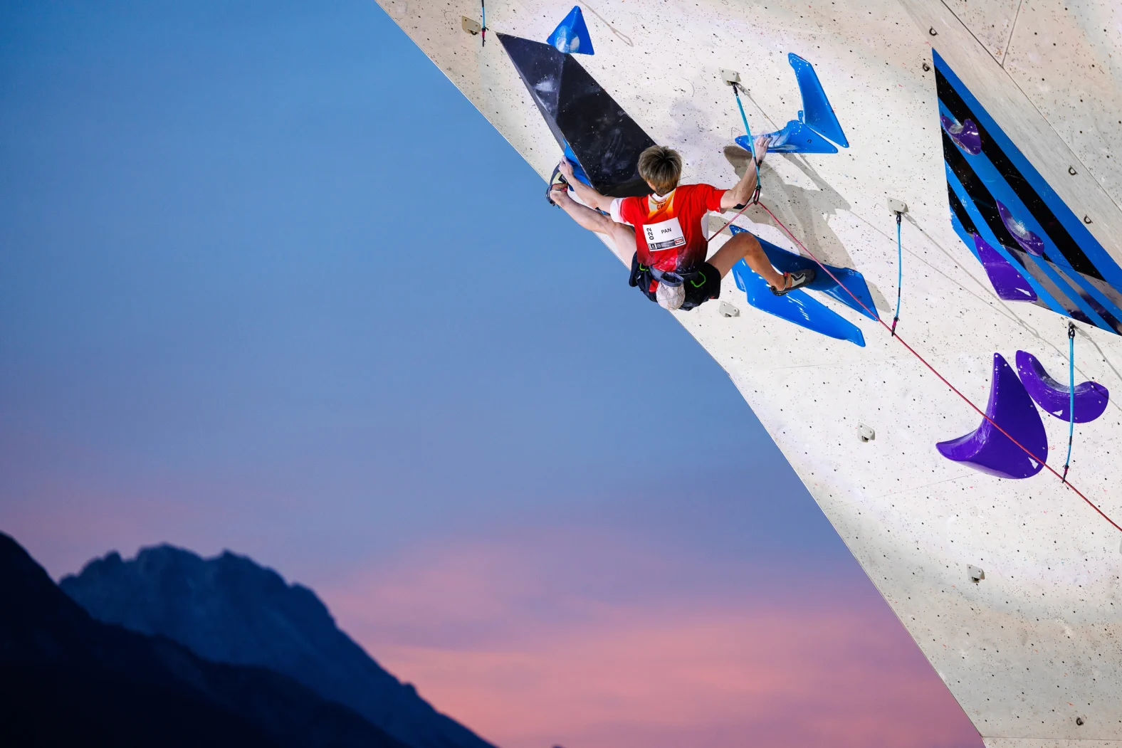 23-gettyimages-2282593112.jpg