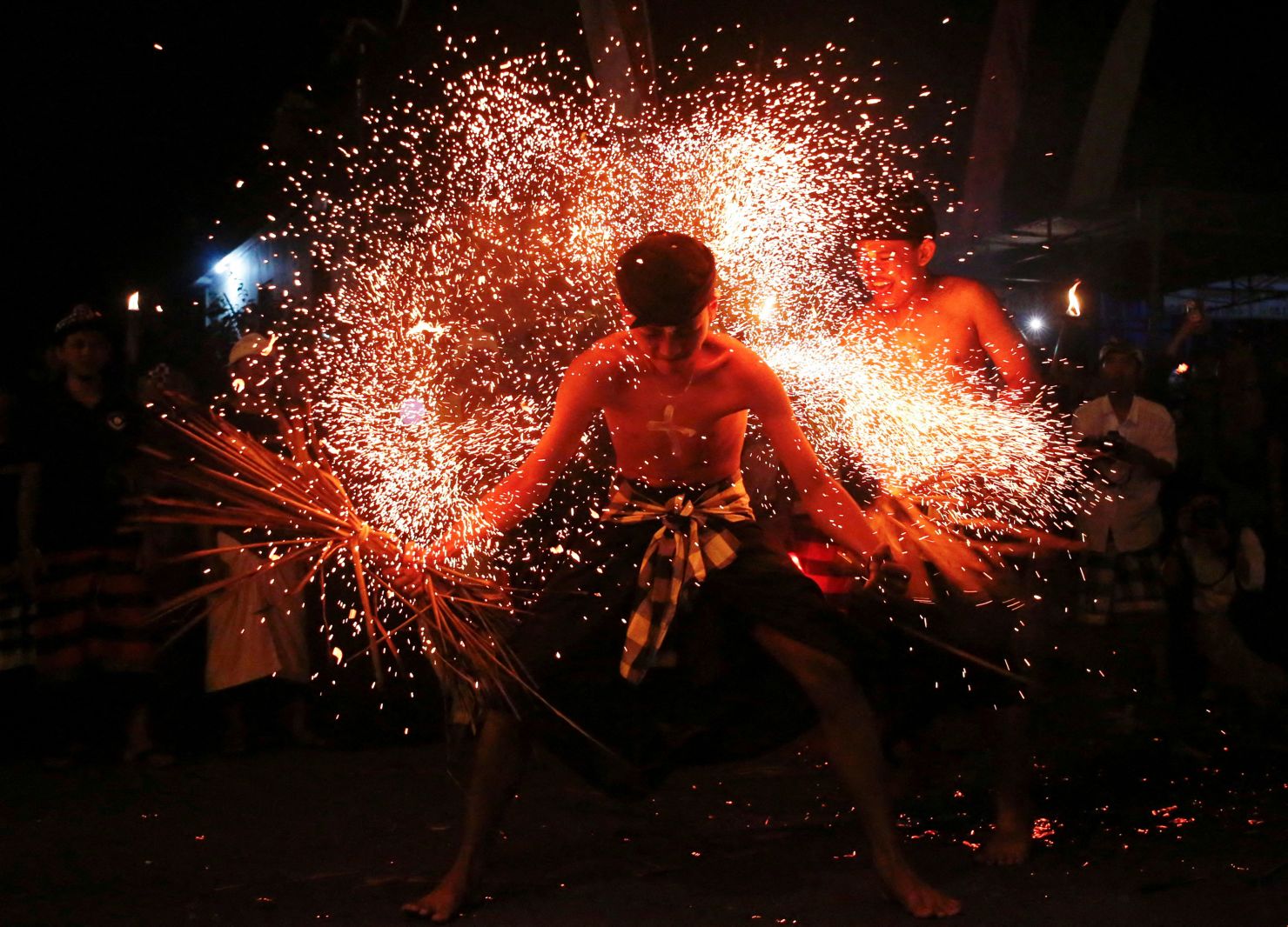 22-21-2025-03-29t003728z-1523975776-rc2gmda5di38-rtrmadp-3-indonesia-religion-jpg.jpg