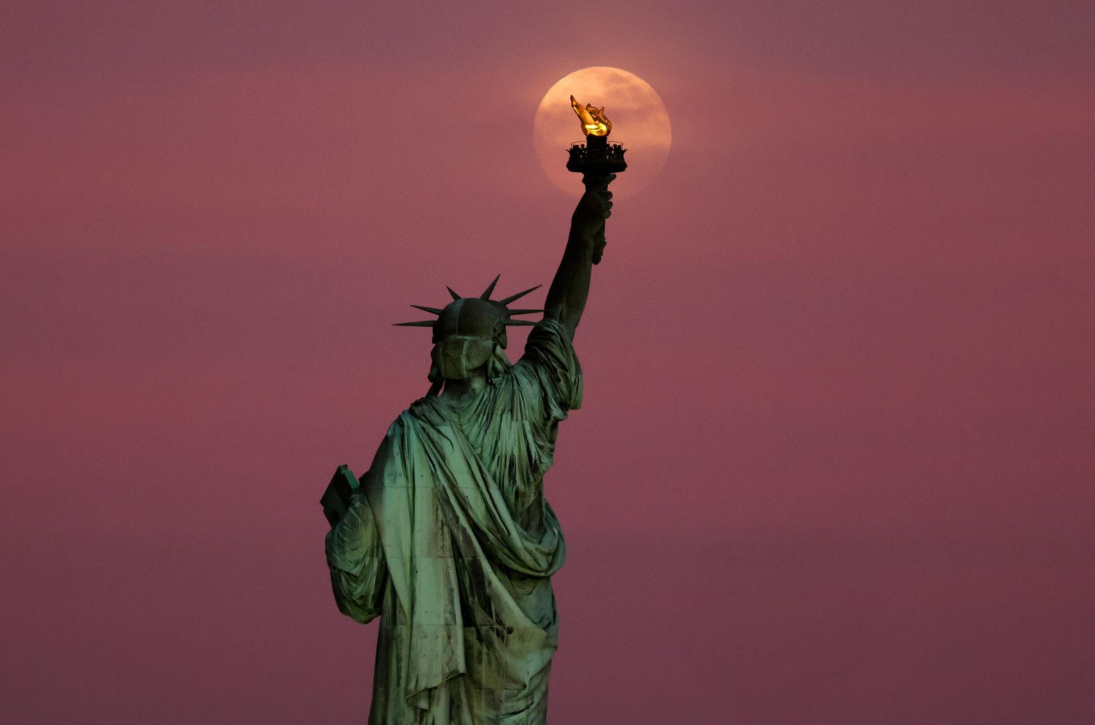 33-gettyimages-2214603379-20250515221656490.jpg