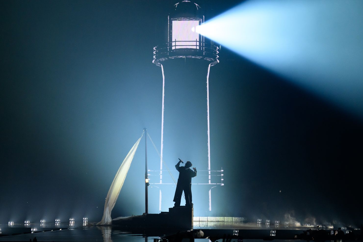 21-gettyimages-2215624613.jpg