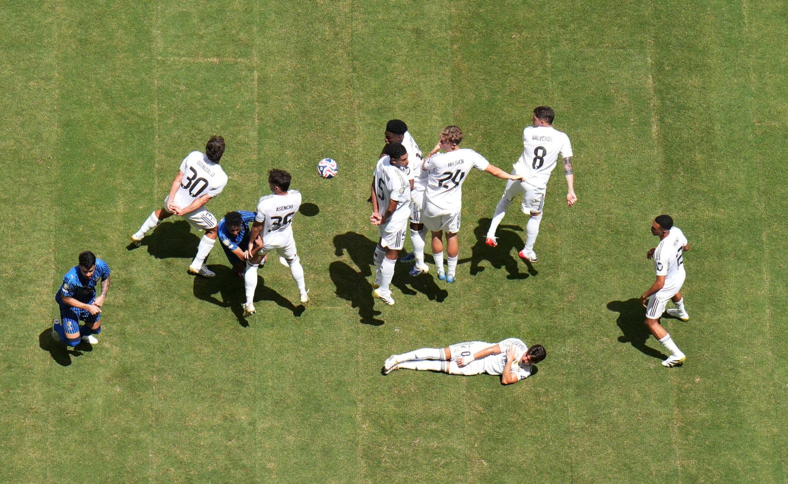 30-031-053-2025-06-18t211050z-1526043034-up1el6i1i7onm-rtrmadp-3-soccer-club-rma-hil.jpg