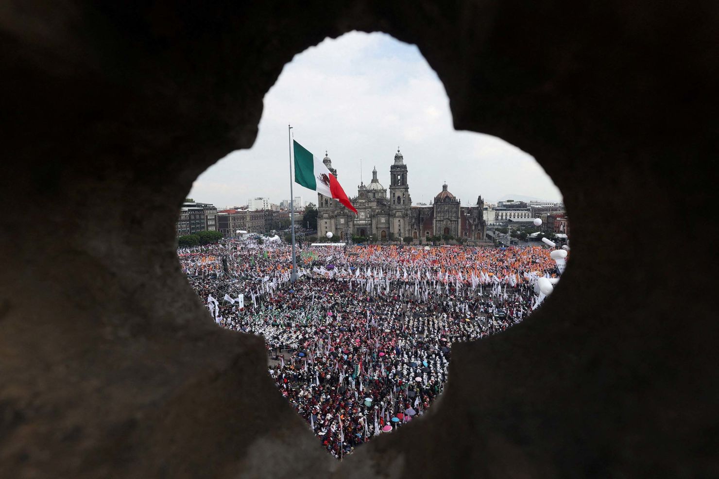 17-006-04-2025-10-05t183538z-63380064-rc2r5ha3ehaf-rtrmadp-3-mexico-politics-sheinbaum.jpg