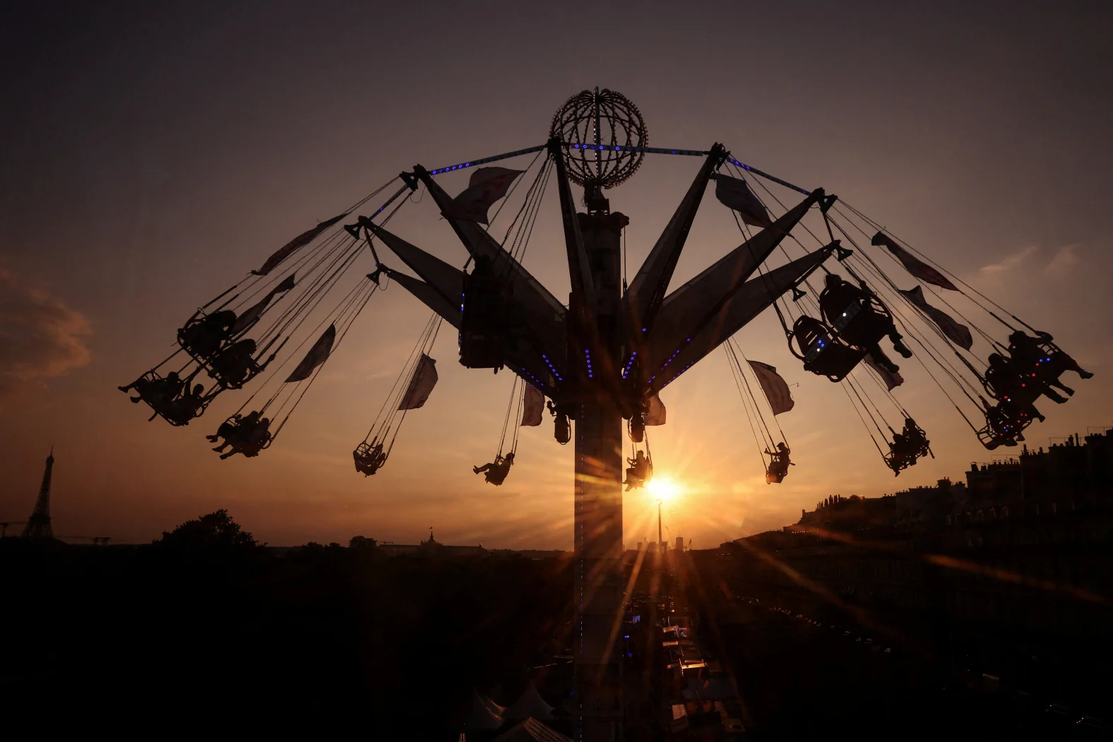 012-014-014-2026-07-17t210702z-1631099206-rc2vfma2pa8i-rtrmadp-3-france-tourism.jpg
